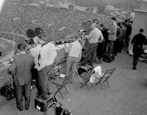 By the 1952 Rose Bowl Game, the broadcast went nationwide